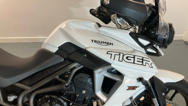 Triumph Tiger 800 XCX (15MY)